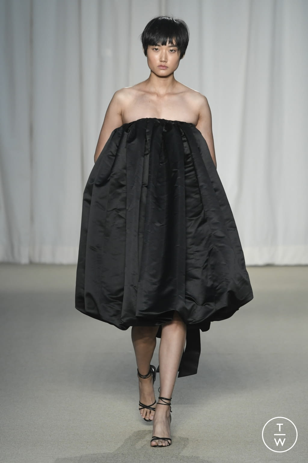 Fashion Week New York Spring/Summer 2022 look 29 from the Adam Lippes collection womenswear