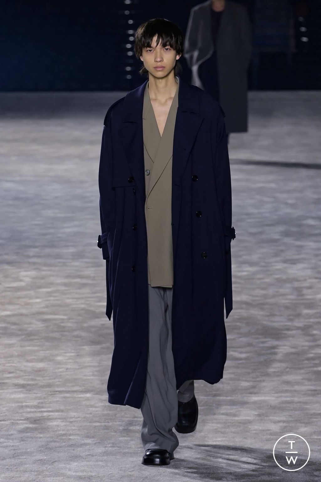 Fashion Week Paris Fall/Winter 2023 look 43 from the Ami collection 男装
