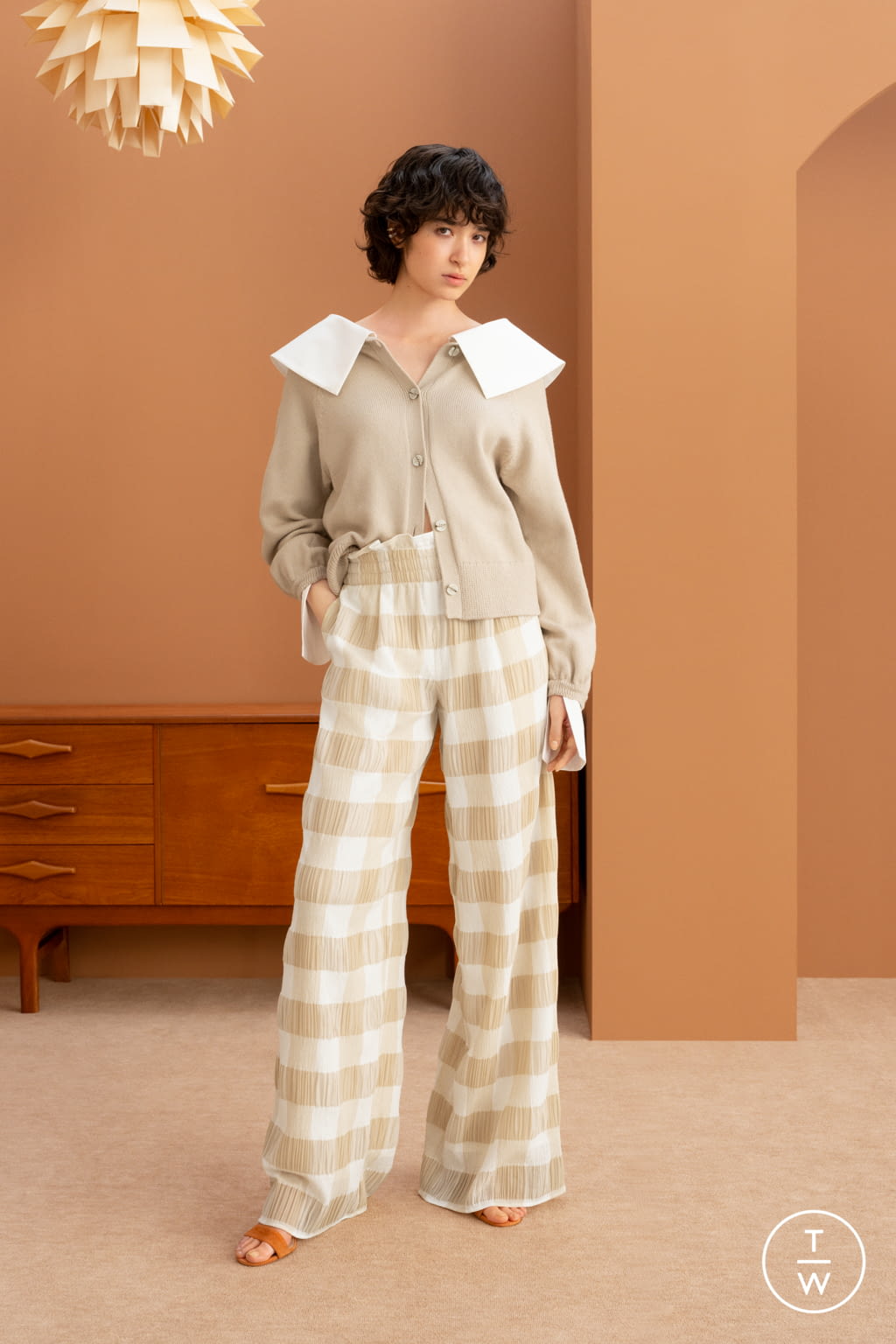Fashion Week New York Resort 2022 look 1 de la collection Adeam womenswear