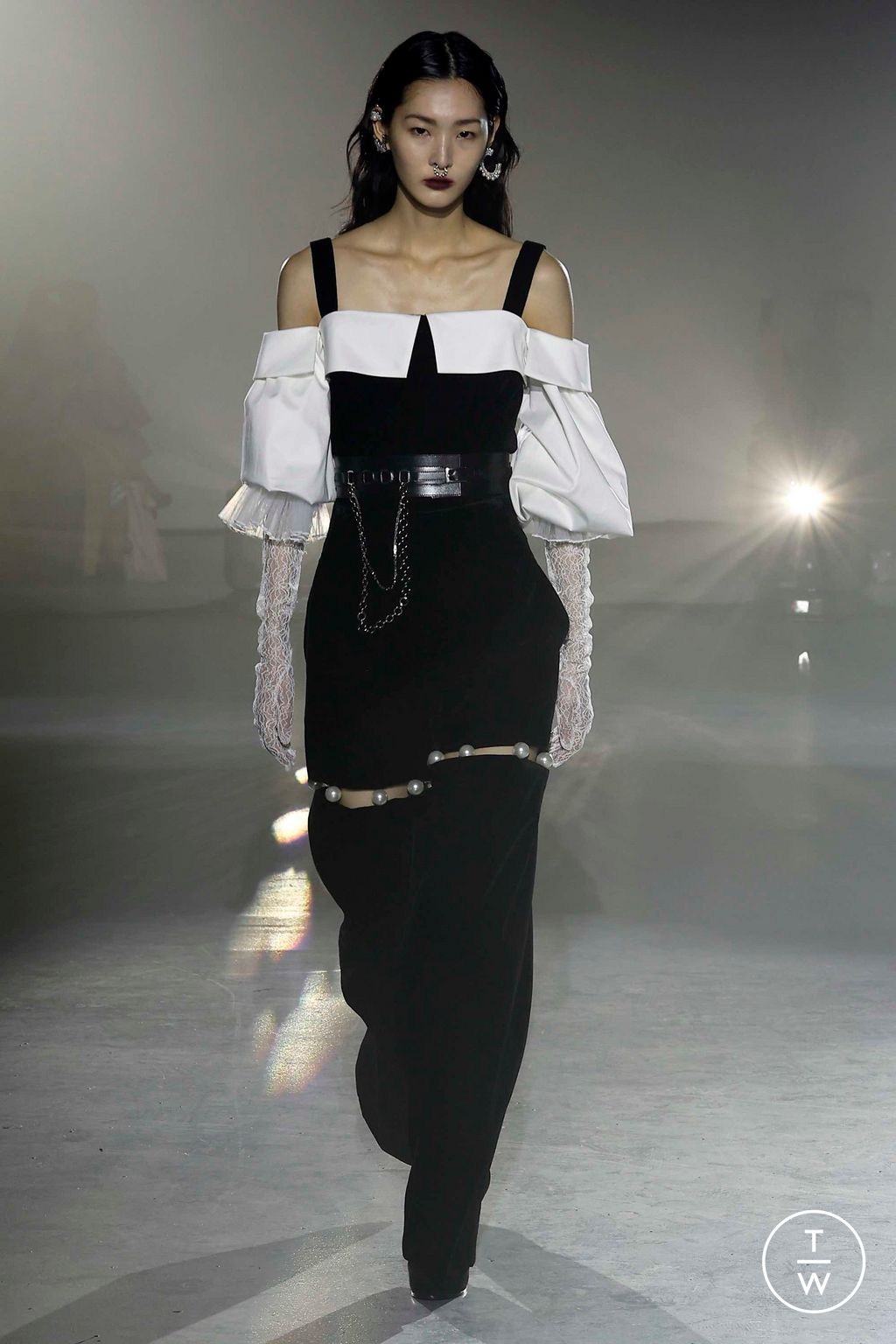 Fashion Week New York Fall/Winter 2023 look 13 from the Adeam collection 女装