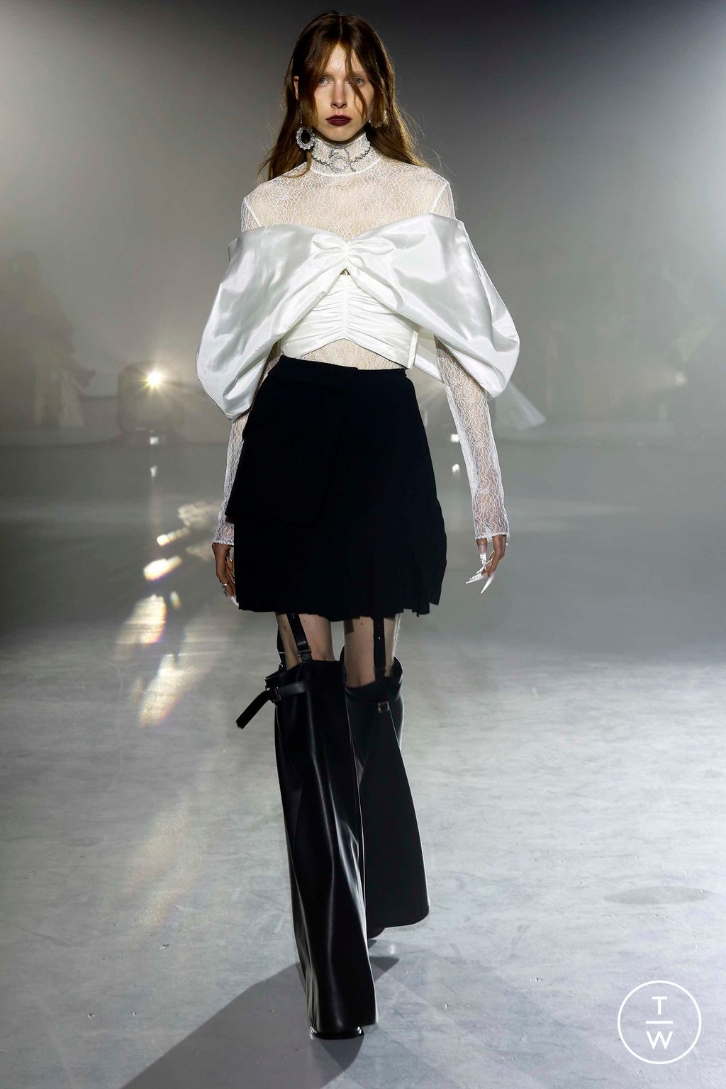 Fashion Week New York Fall/Winter 2023 look 16 from the Adeam collection 女装