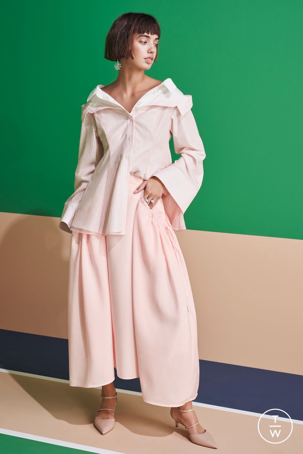 Fashion Week New York Pre-Fall 2023 look 25 from the Adeam collection 女装