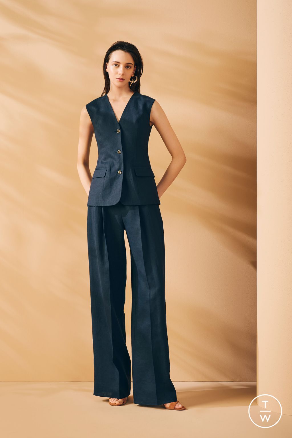 Fashion Week New York Pre-Fall 2024 look 8 from the Adeam collection 女装