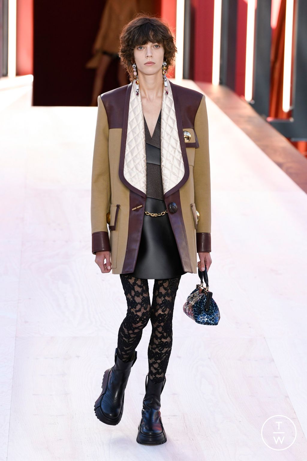Fashion Week Paris Spring/Summer 2023 look 22 from the Louis Vuitton collection womenswear