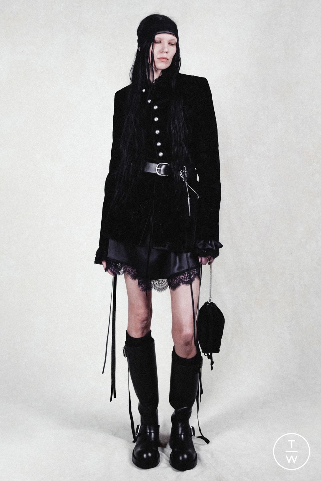 Fashion Week Paris Fall/Winter 2026 look 1 from the Ann Demeulemeester collection 男装