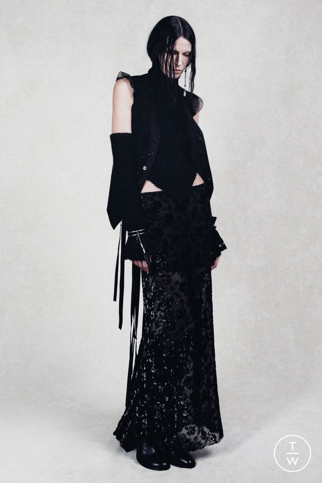 Fashion Week Paris Fall/Winter 2026 look 37 from the Ann Demeulemeester collection 男装
