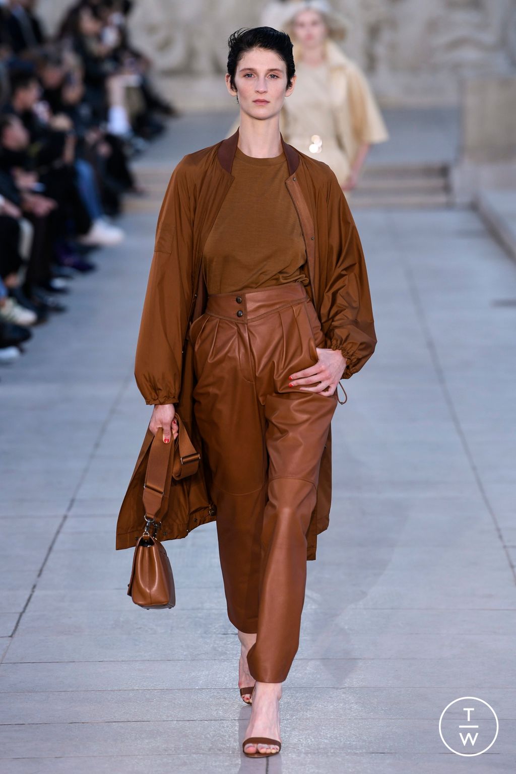 Fashion Week Paris Spring/Summer 2023 look 5 from the Akris collection 女装
