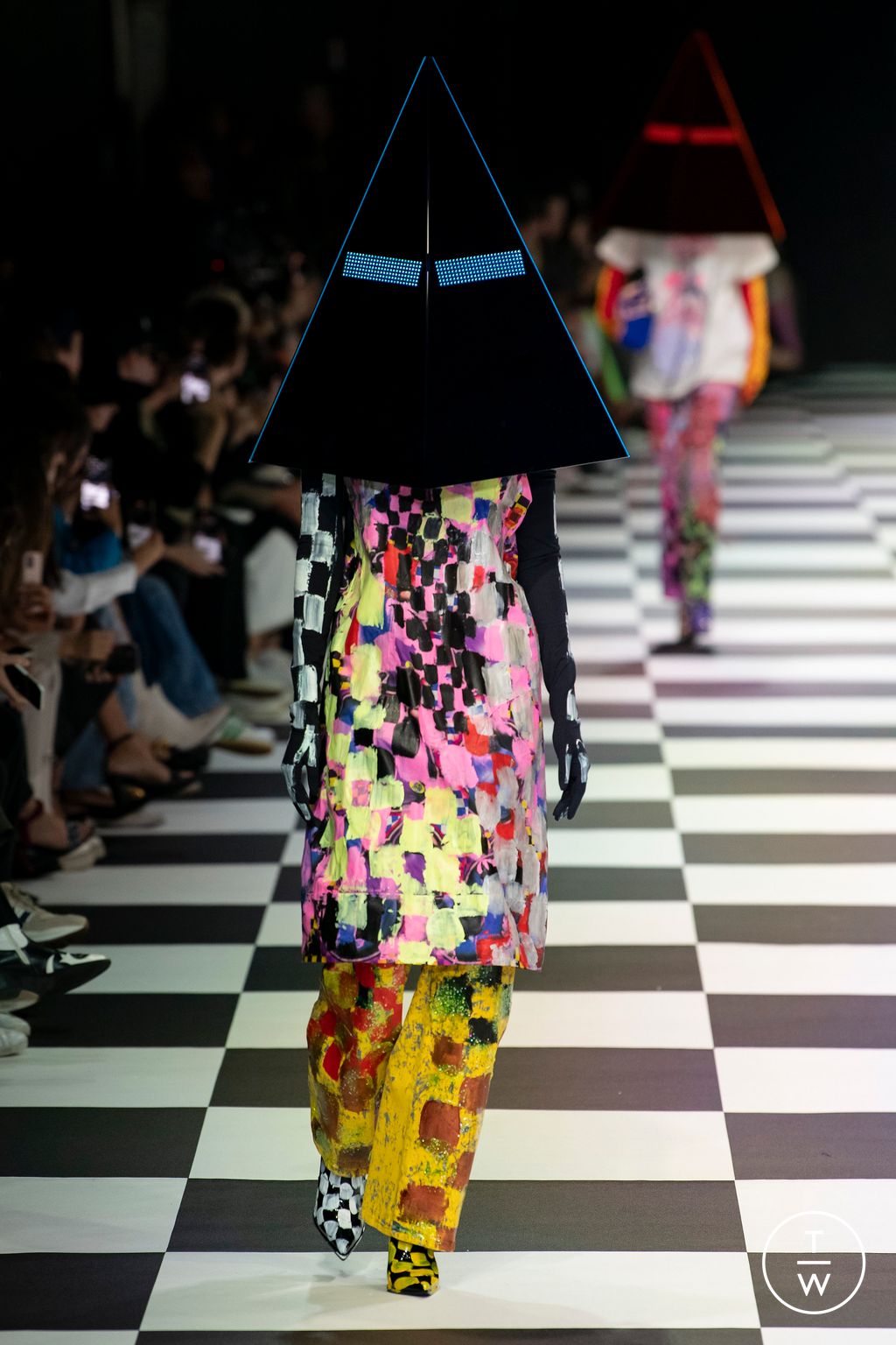 Fashion Week Milan Spring/Summer 2023 look 35 de la collection Matty Bovan womenswear