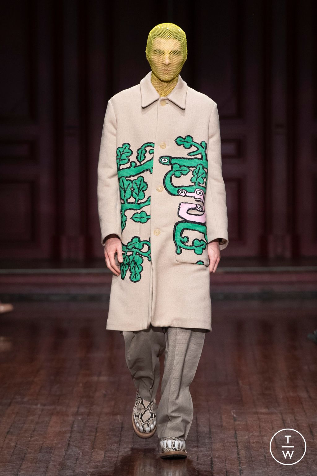 Fashion Week Paris Fall/Winter 2023 look 60 from the Walter Van Beirendonck collection menswear