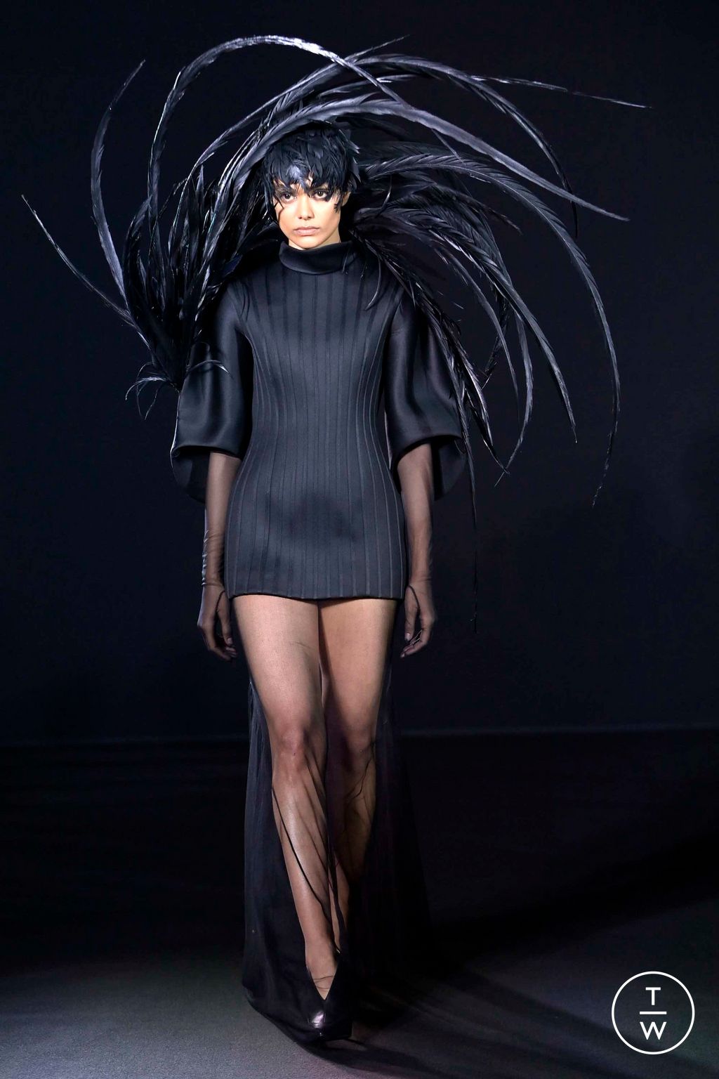 Fashion Week Paris Spring/Summer 2023 look 19 from the Robert Wun collection couture
