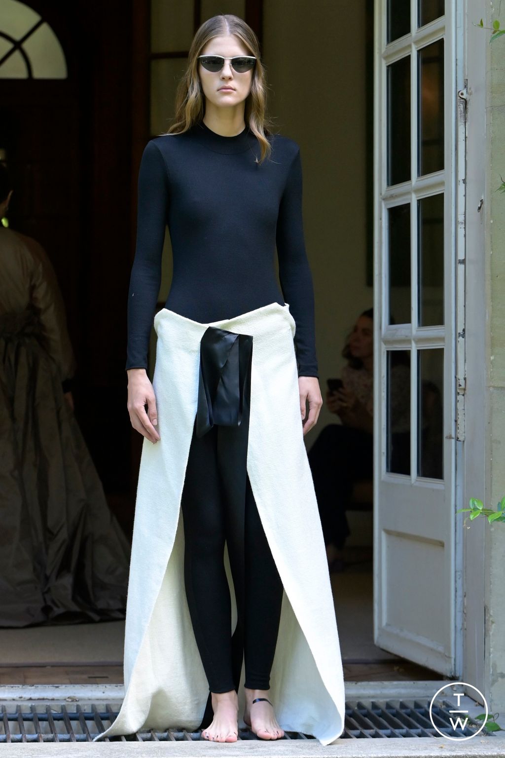 Fashion Week Paris Fall/Winter 2022 look 13 from the Aelis collection couture