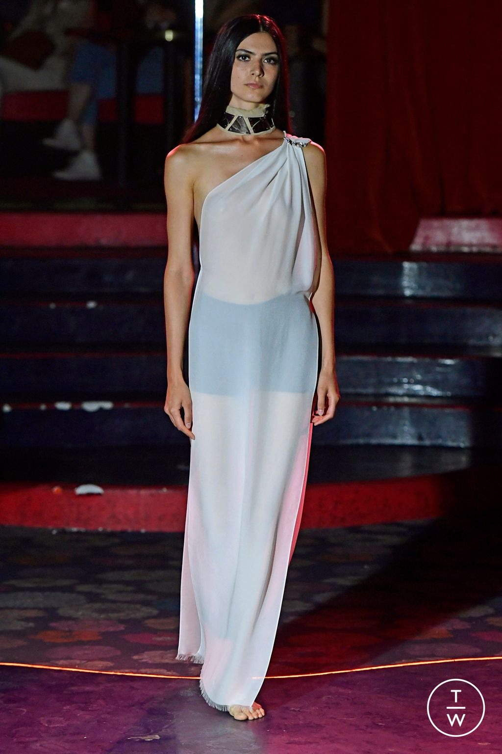 Fashion Week Paris Fall/Winter 2023 look 2 from the Aelis collection couture