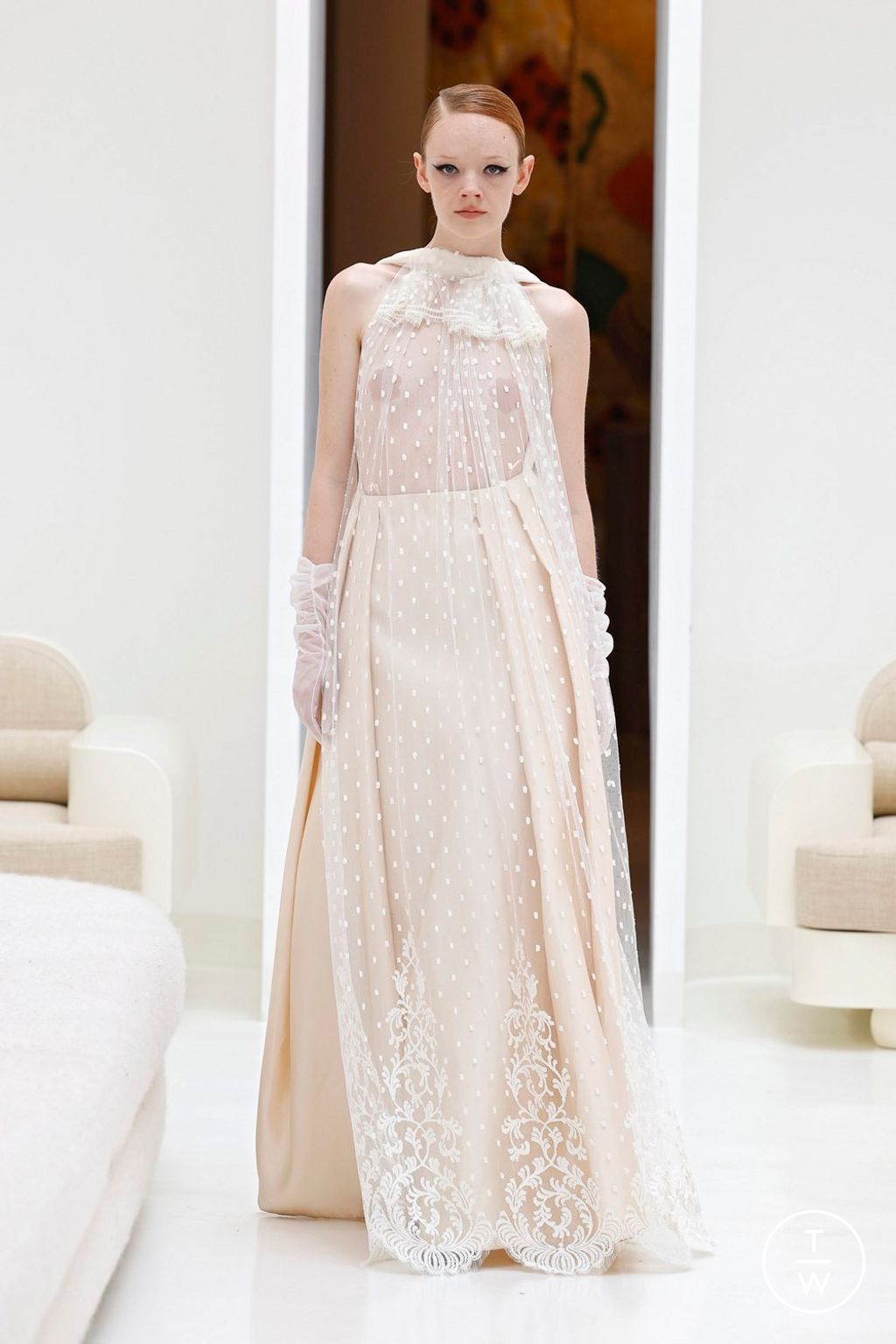 Fashion Week Paris Fall/Winter 2024 look 19 from the Aelis collection 高级定制