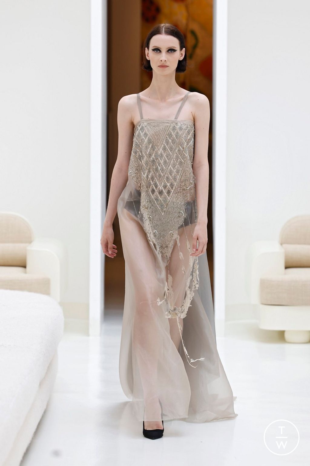 Fashion Week Paris Fall/Winter 2024 look 23 from the Aelis collection couture