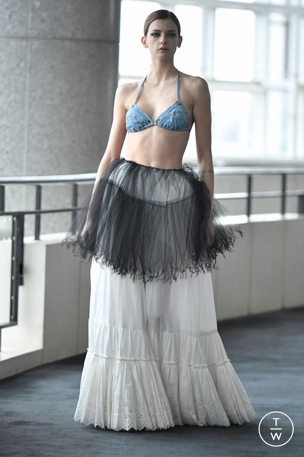 Fashion Week Paris Spring/Summer 2024 look 11 de la collection Aelis couture