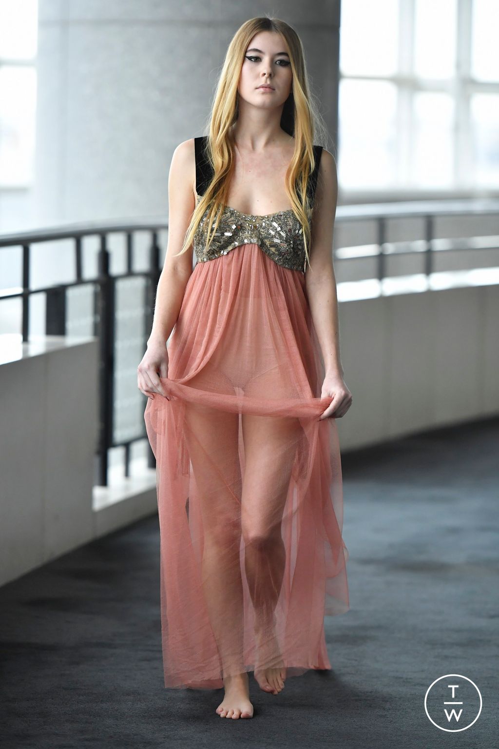 Fashion Week Paris Spring/Summer 2024 look 14 de la collection Aelis couture