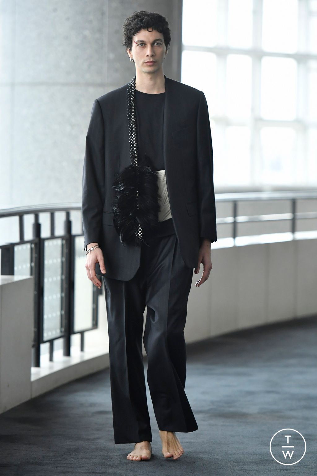 Fashion Week Paris Spring/Summer 2024 look 17 de la collection Aelis couture