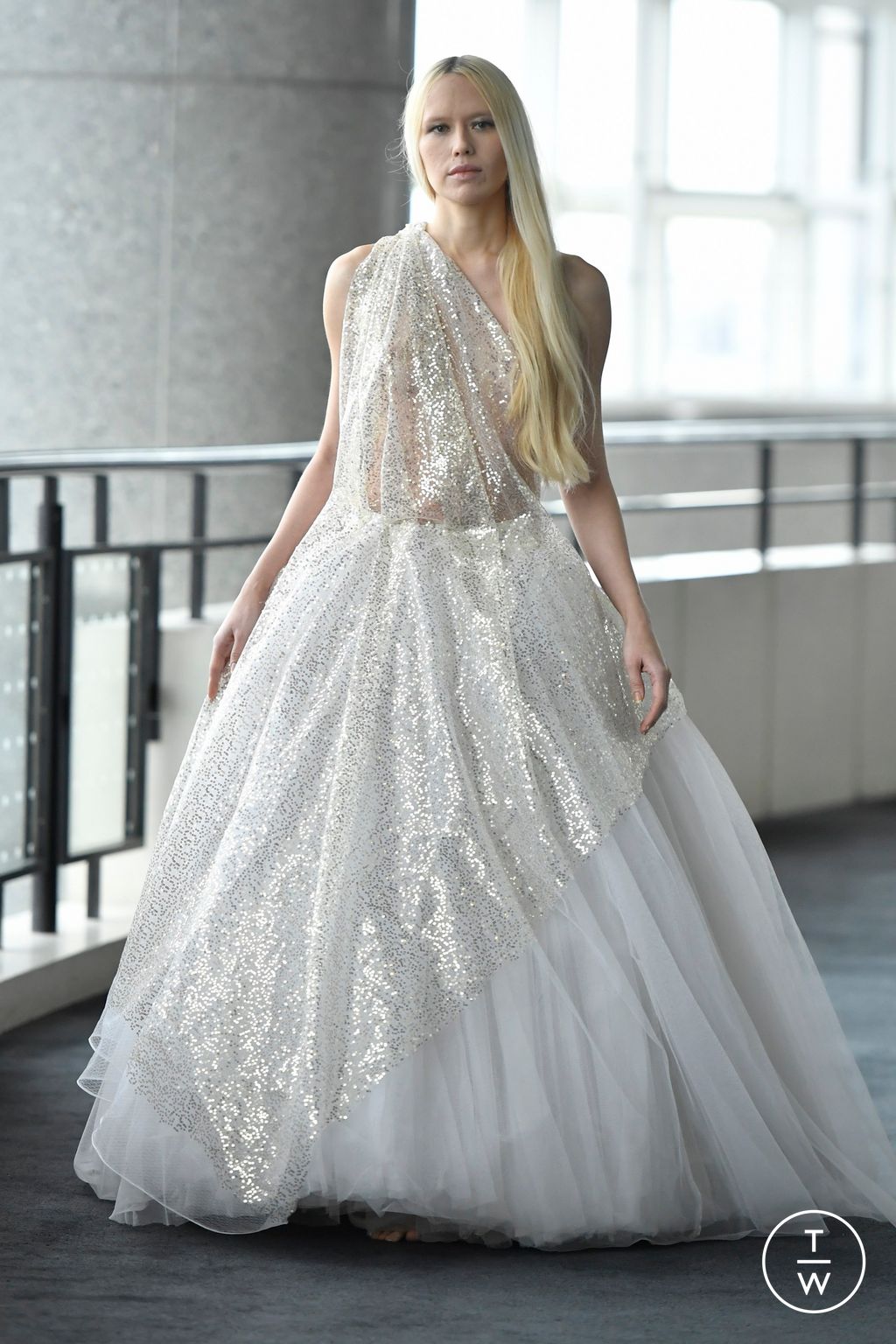 Fashion Week Paris Spring/Summer 2024 look 22 de la collection Aelis couture