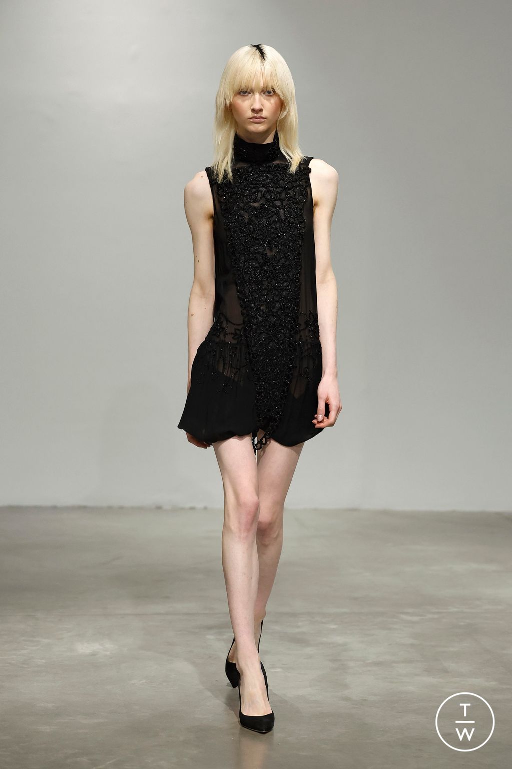 Fashion Week Paris Spring-Summer 2025 look 3 de la collection Aelis couture