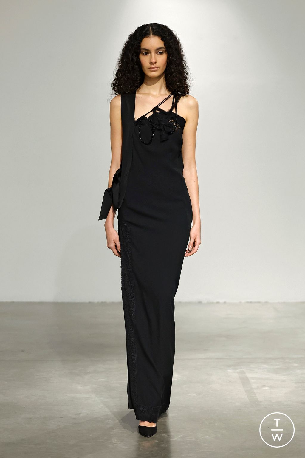 Fashion Week Paris Spring-Summer 2025 look 4 de la collection Aelis couture