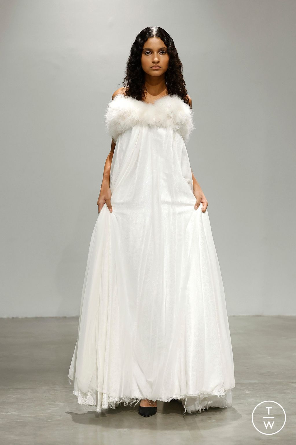 Fashion Week Paris Spring-Summer 2025 look 6 de la collection Aelis couture