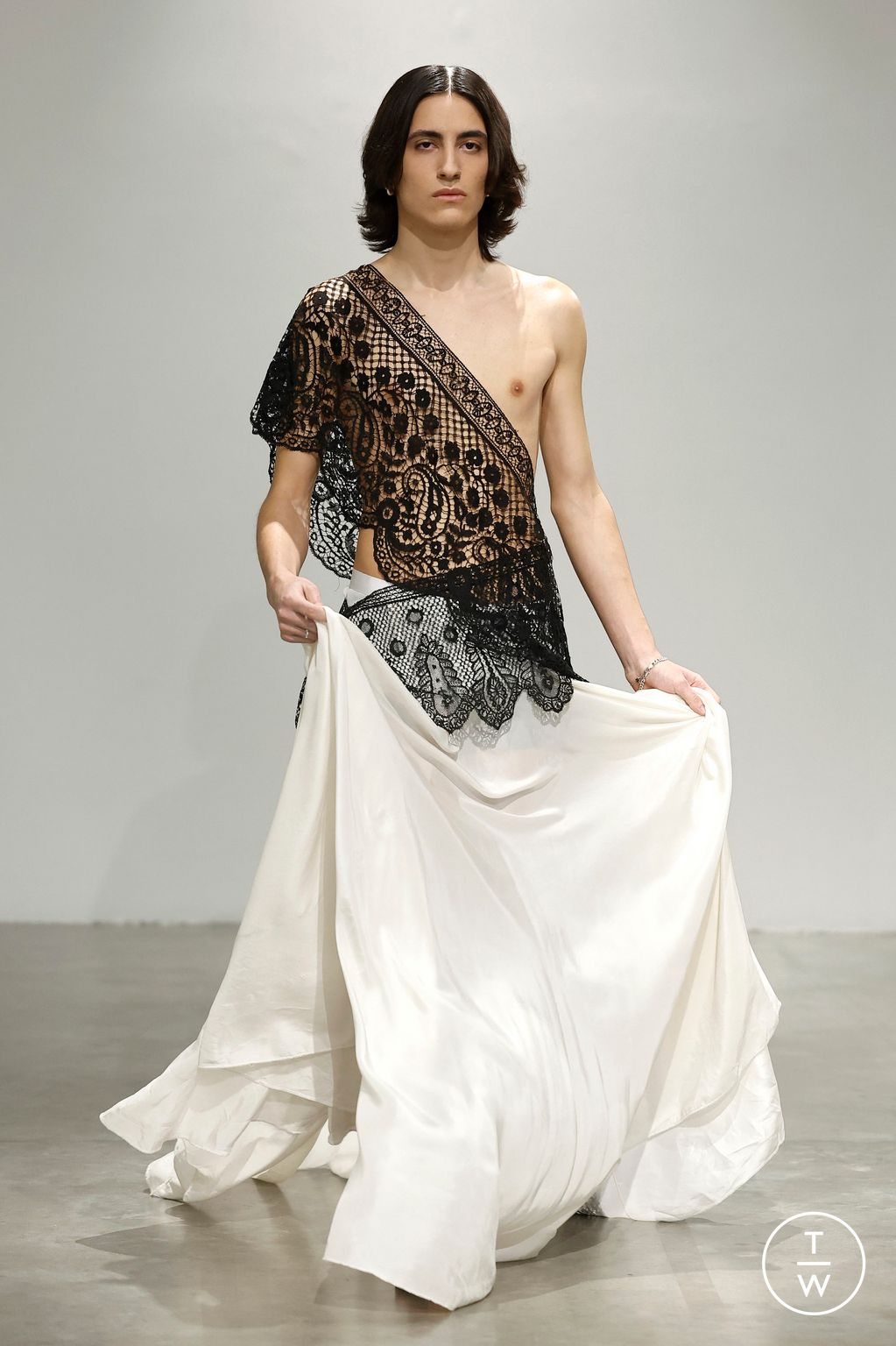 Fashion Week Paris Spring-Summer 2025 look 7 from the Aelis collection couture