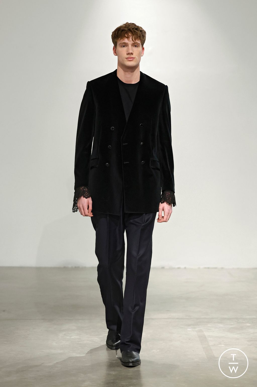 Fashion Week Paris Spring-Summer 2025 look 15 de la collection Aelis couture