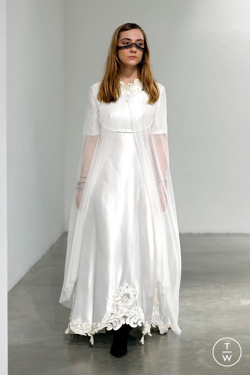 Fashion Week Paris Spring-Summer 2025 look 17 de la collection Aelis couture