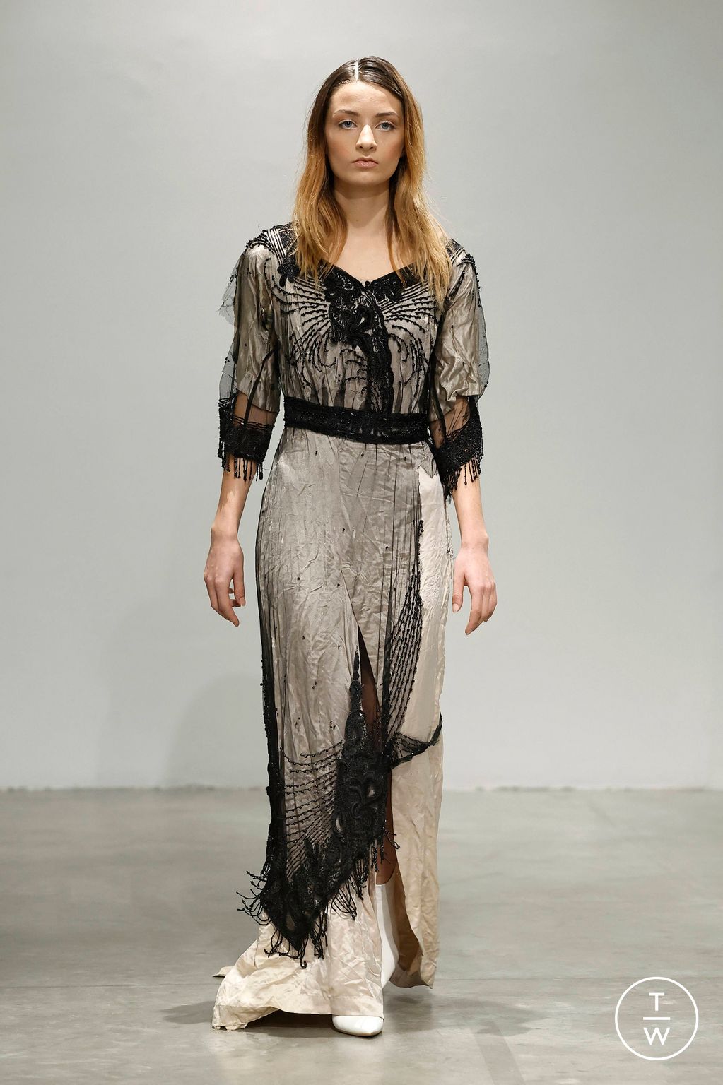 Fashion Week Paris Spring-Summer 2025 look 19 de la collection Aelis couture