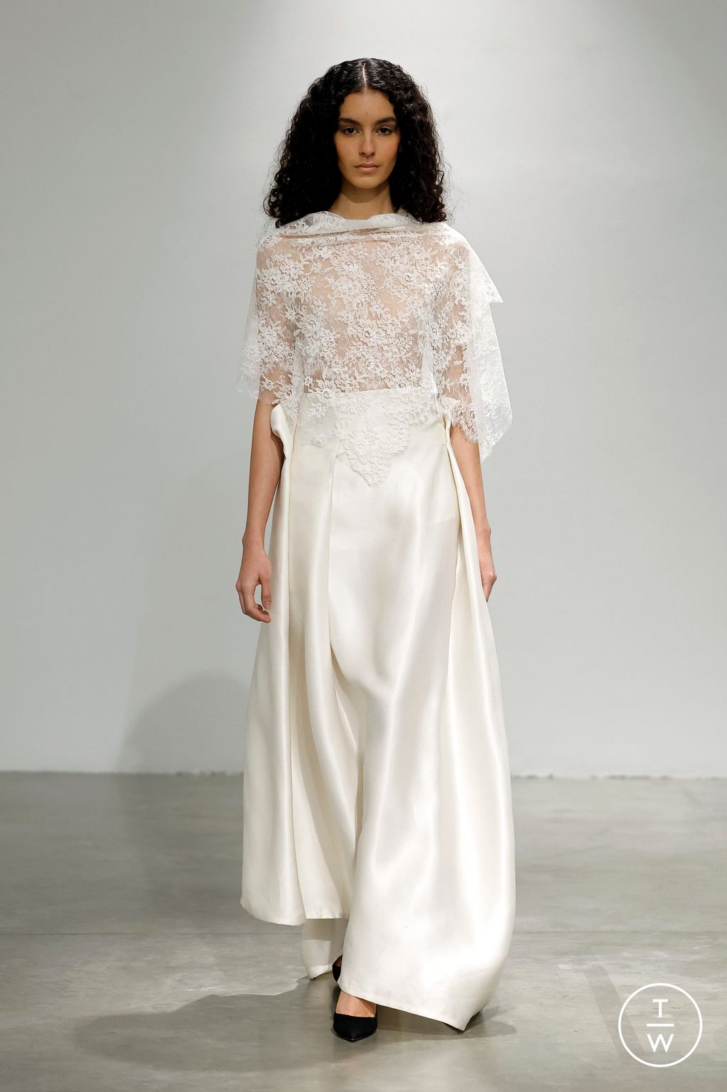 Fashion Week Paris Spring-Summer 2025 look 22 from the Aelis collection couture