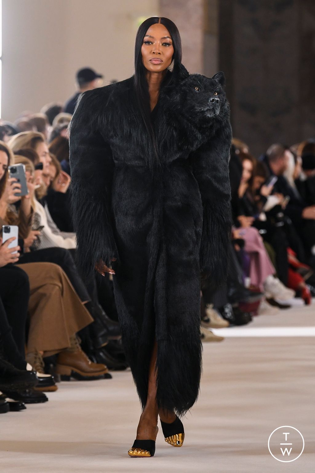 Fashion Week Paris Spring/Summer 2023 look 30 from the Schiaparelli collection couture