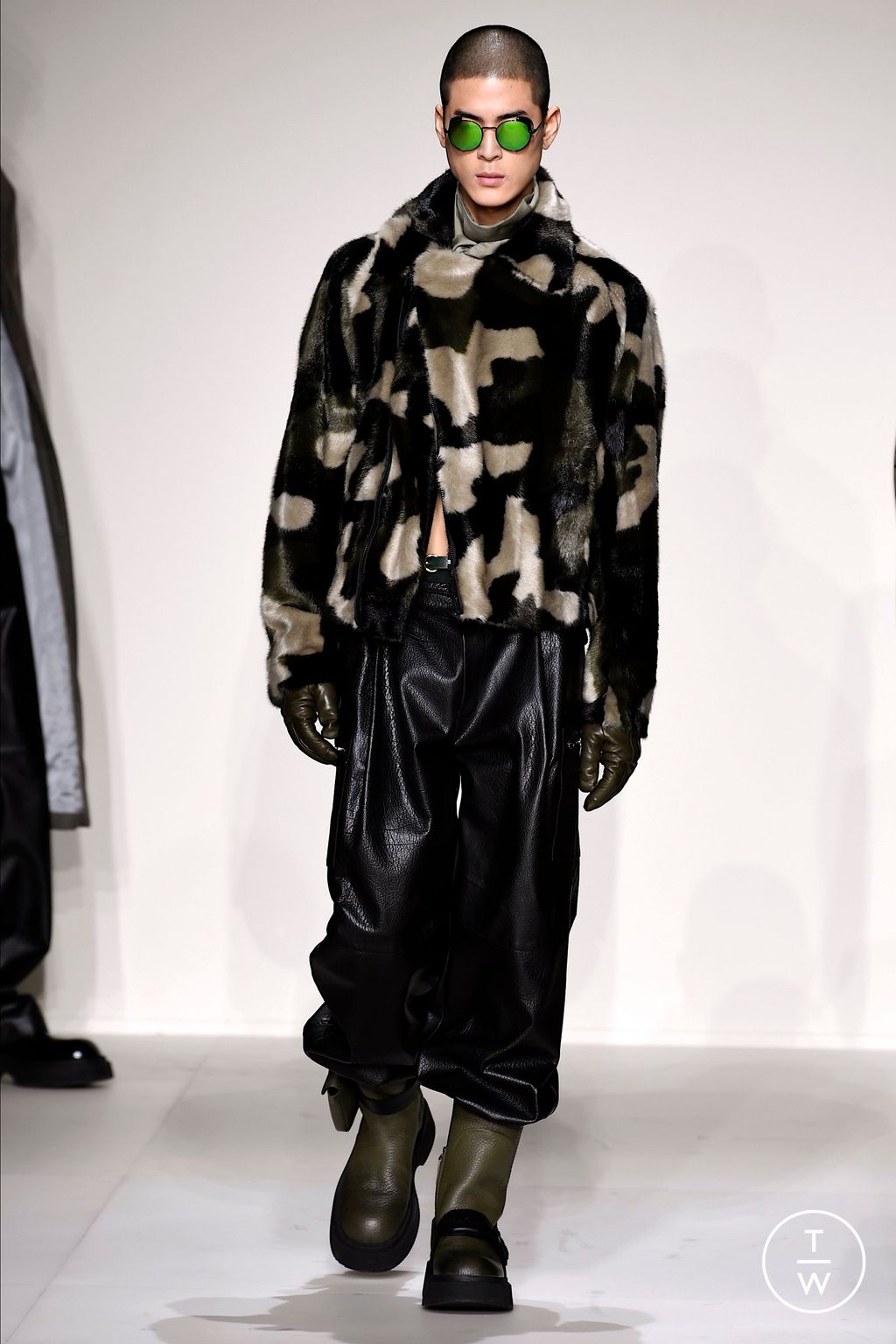 Fashion Week Milan Fall/Winter 2023 look 27 from the Emporio Armani collection menswear