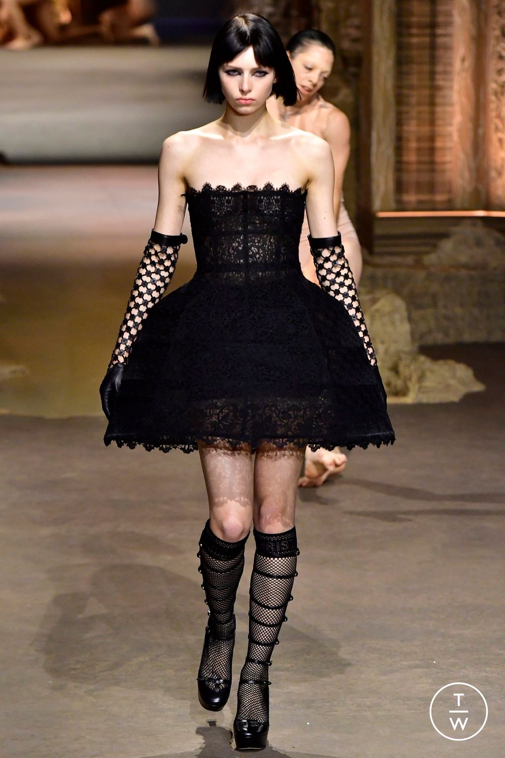 Fashion Week Paris Spring/Summer 2023 look 10 from the Christian Dior collection womenswear