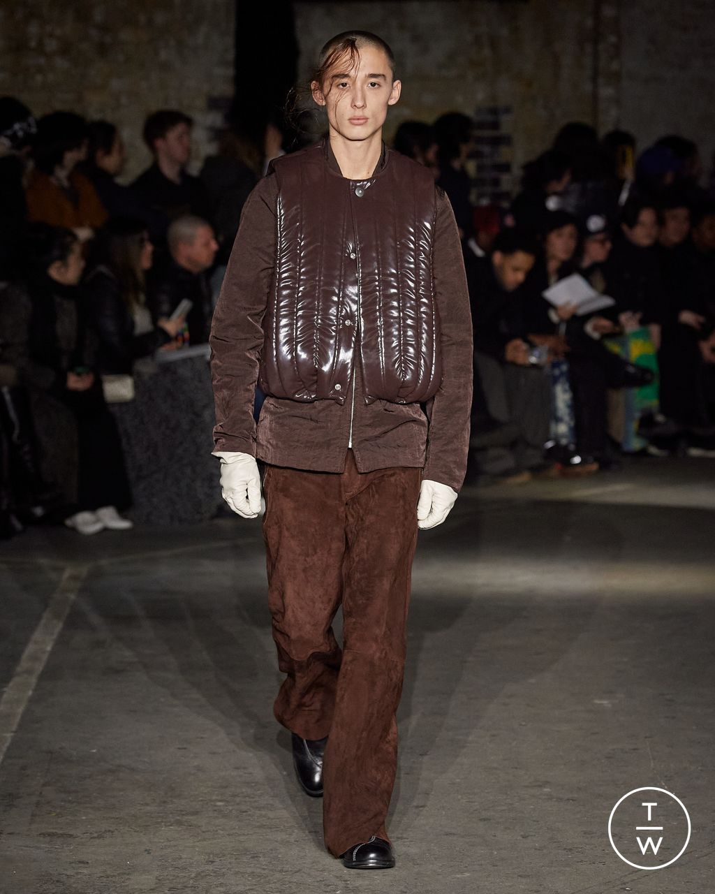 Fashion Week London Fall/Winter 2023 look 5 de la collection Omar Afridi menswear