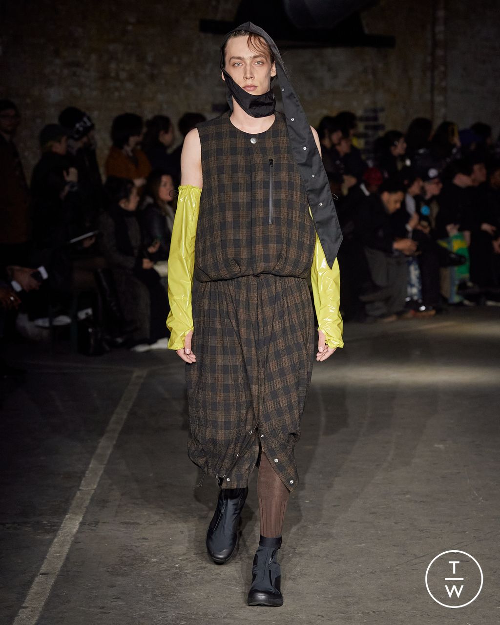 Fashion Week London Fall/Winter 2023 look 8 from the Omar Afridi collection 男装