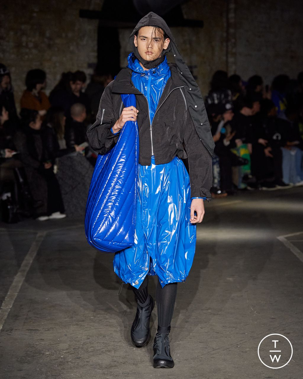 Fashion Week London Fall/Winter 2023 look 16 from the Omar Afridi collection 男装