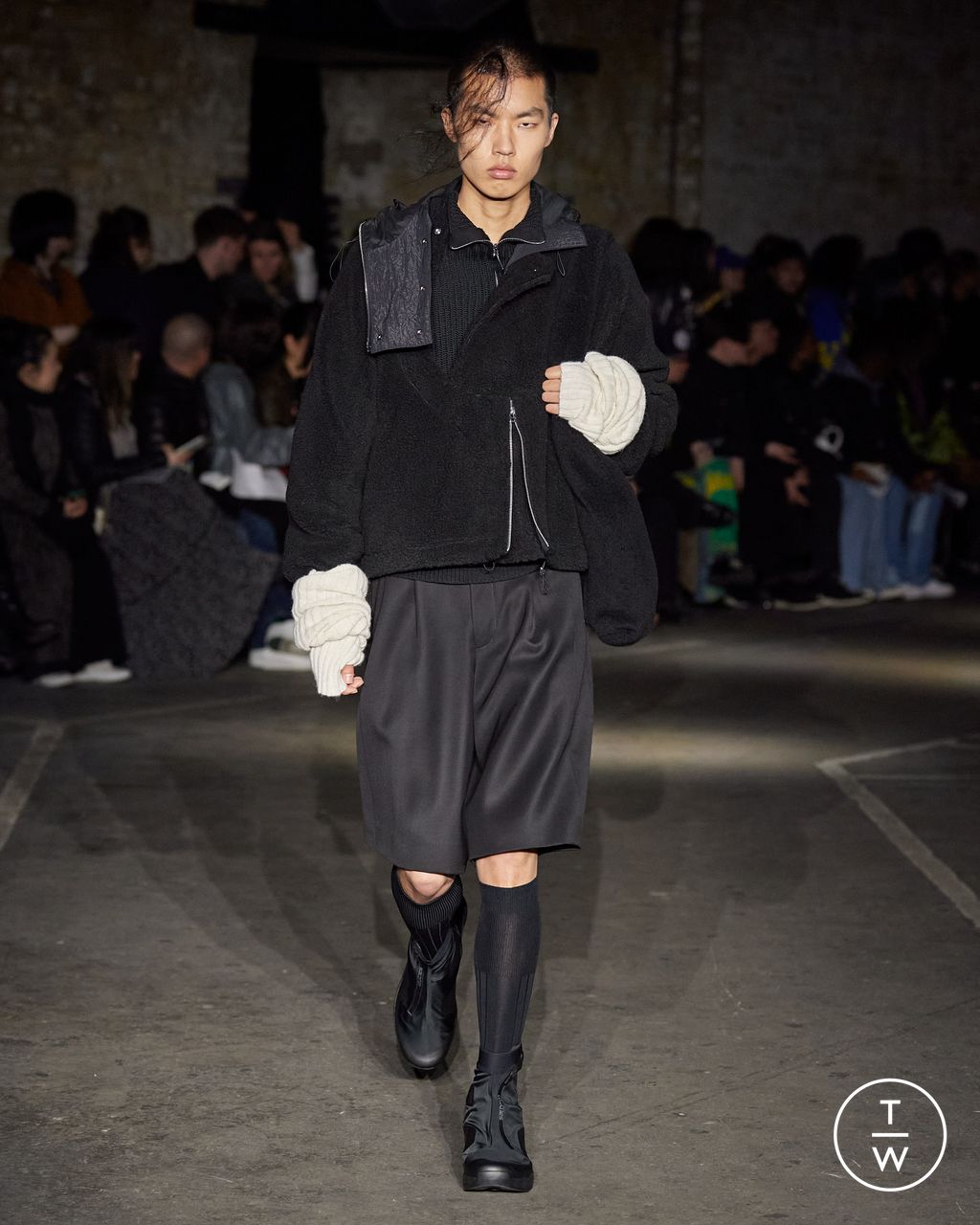 Fashion Week London Fall/Winter 2023 look 22 from the Omar Afridi collection 男装