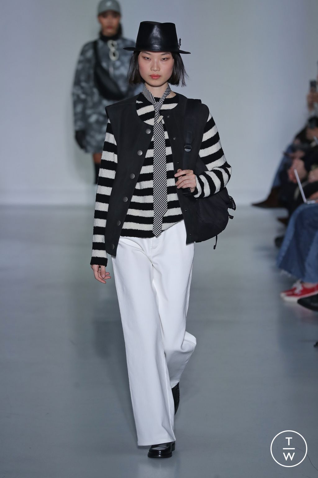 Fashion Week Paris Fall/Winter 2026 look 1 from the Agnès B collection womenswear
