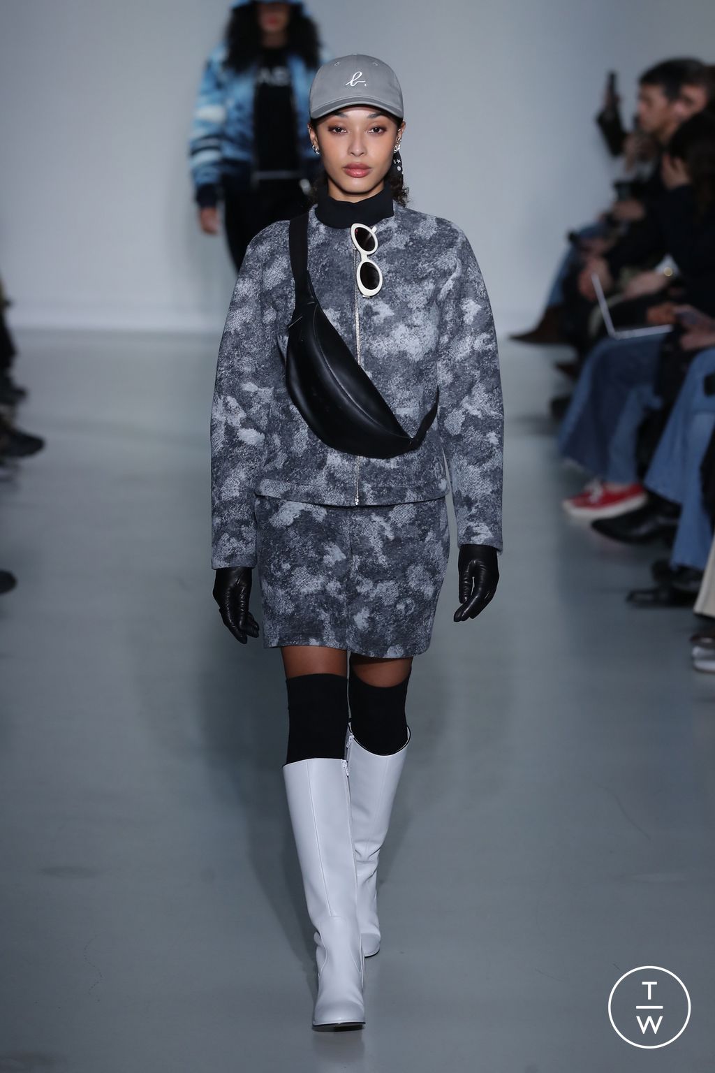 Fashion Week Paris Fall/Winter 2026 look 2 de la collection Agnès B womenswear