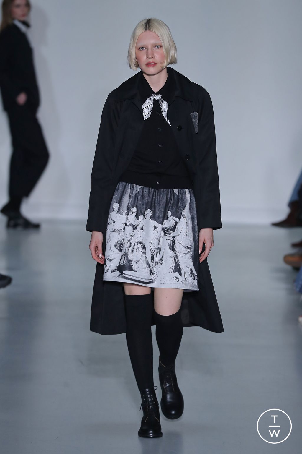 Fashion Week Paris Fall/Winter 2026 look 22 de la collection Agnès B womenswear