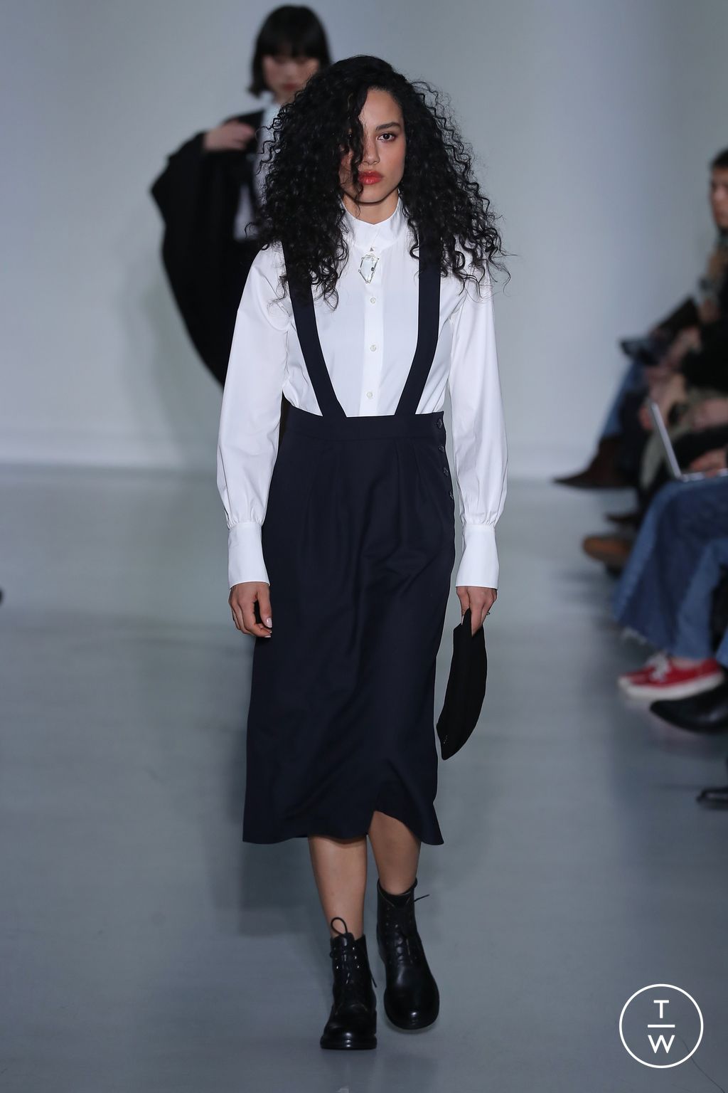 Fashion Week Paris Fall/Winter 2026 look 24 de la collection Agnès B womenswear