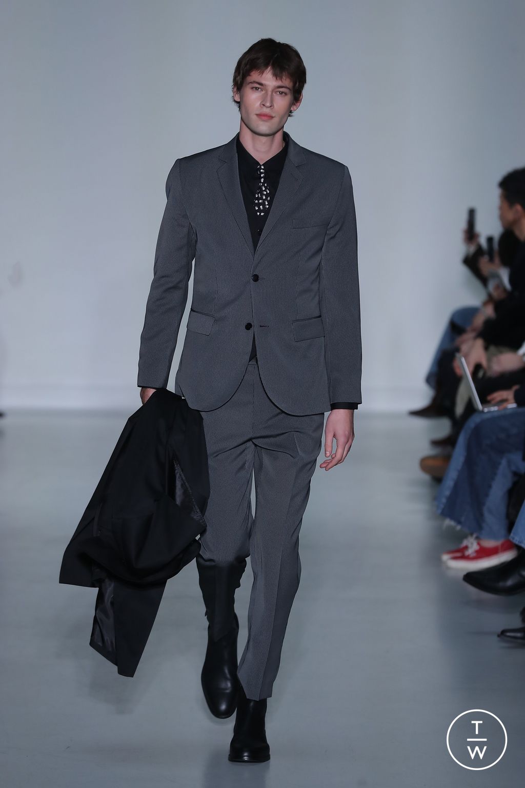 Fashion Week Paris Fall/Winter 2026 look 25 from the Agnès B collection womenswear