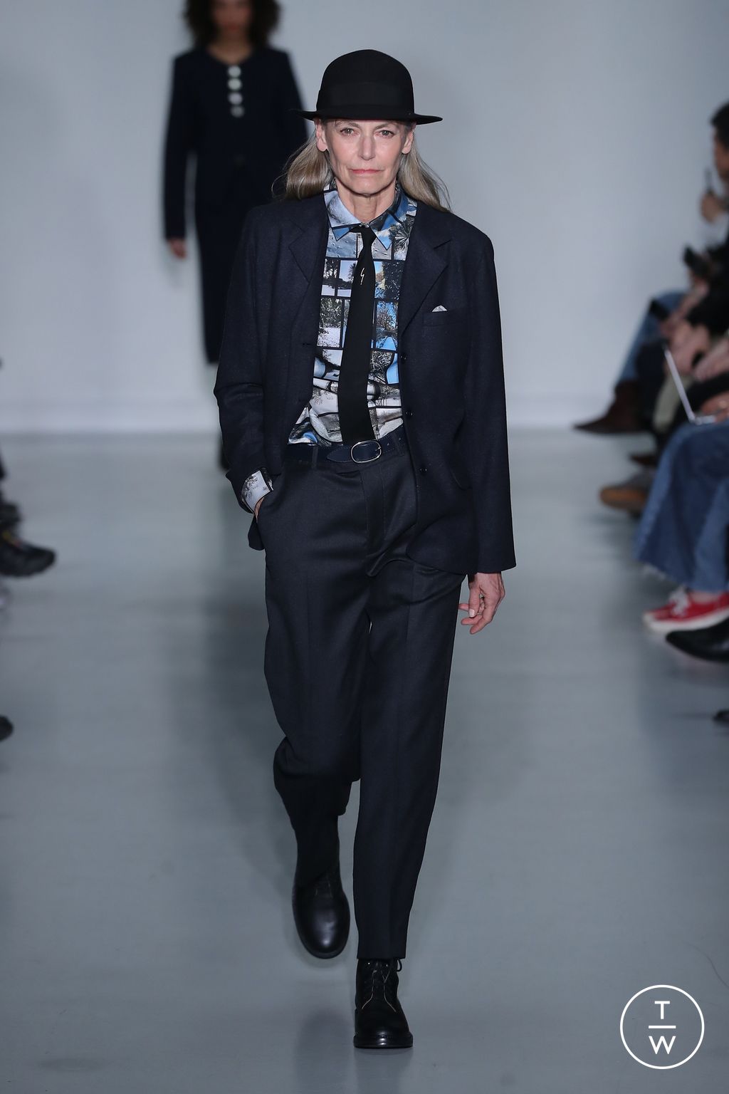 Fashion Week Paris Fall/Winter 2026 look 33 de la collection Agnès B womenswear