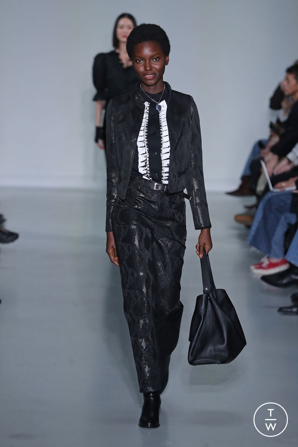 Fashion Week Paris Fall/Winter 2026 look 35 de la collection Agnès B womenswear