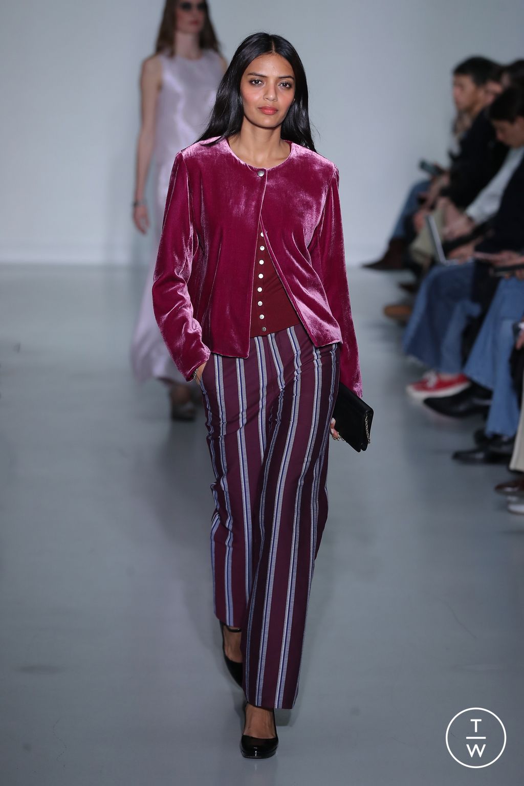 Fashion Week Paris Fall/Winter 2026 look 46 from the Agnès B collection womenswear