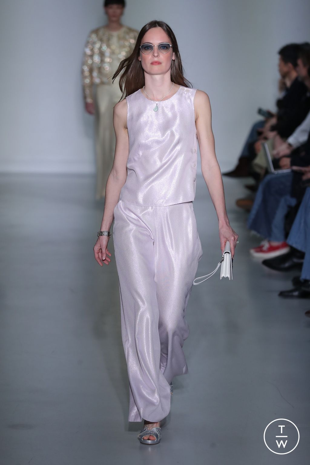 Fashion Week Paris Fall/Winter 2026 look 47 de la collection Agnès B womenswear