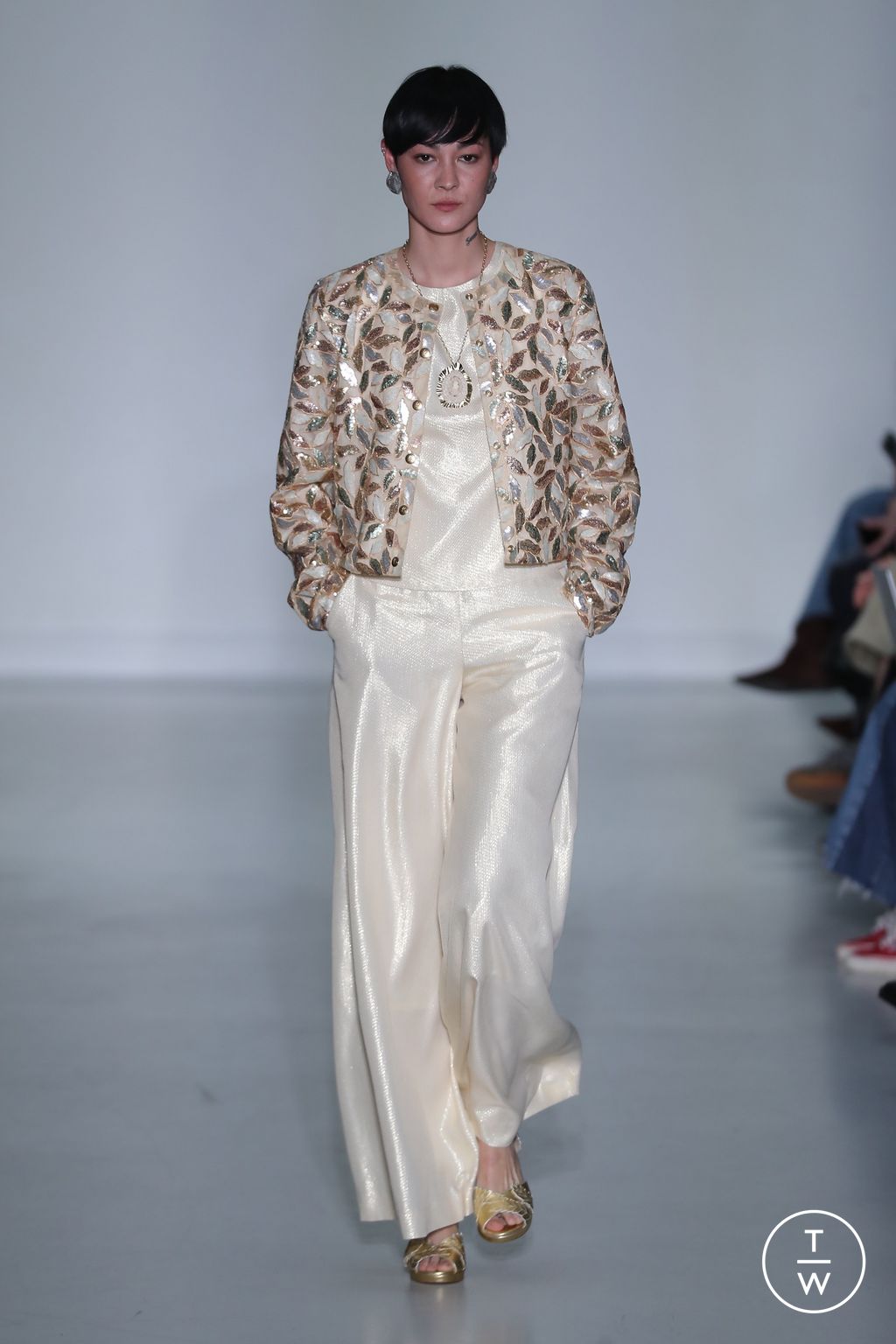 Fashion Week Paris Fall/Winter 2026 look 48 from the Agnès B collection womenswear