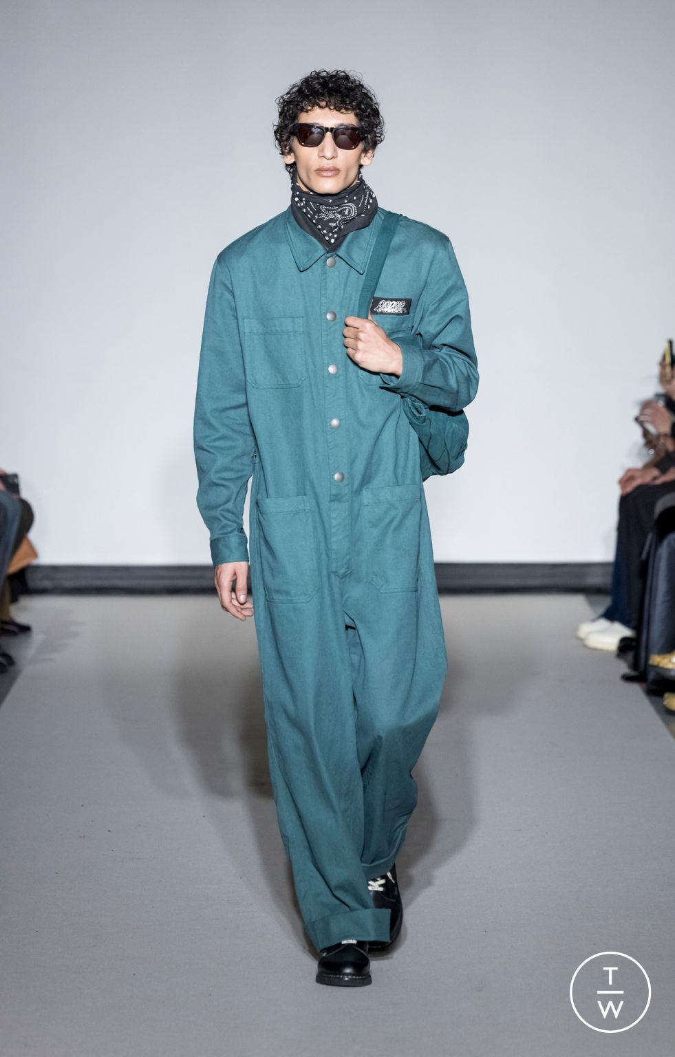 Fashion Week Paris Fall/Winter 2026 look 11 from the Agnès B collection menswear