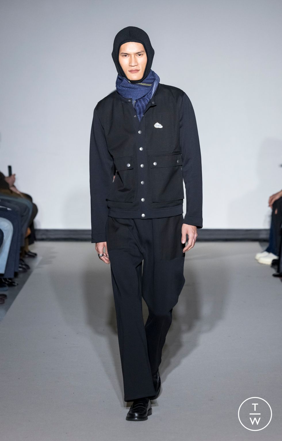 Fashion Week Paris Fall/Winter 2026 look 13 from the Agnès B collection 男装