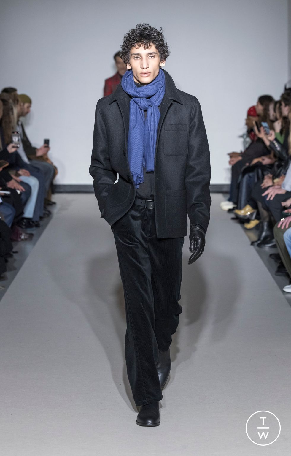Fashion Week Paris Fall/Winter 2026 look 26 from the Agnès B collection menswear
